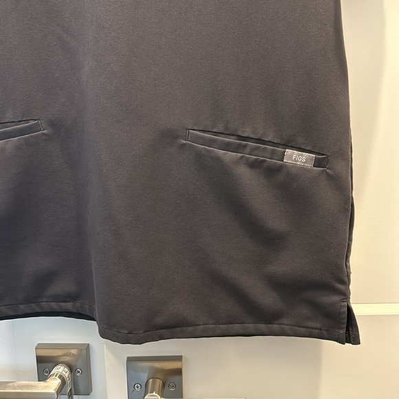 COPY - Figs Technical Scrub Top - Picture 3 of 4